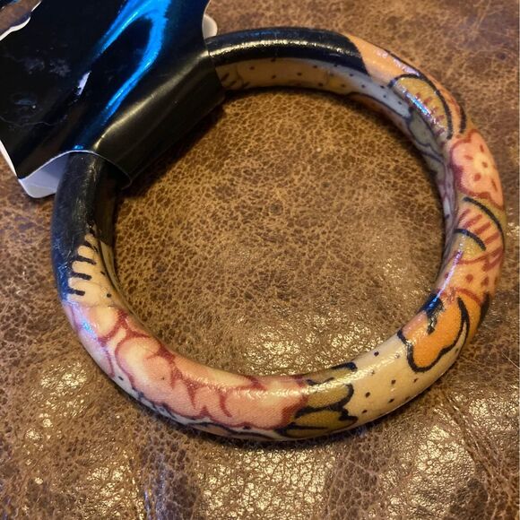 Vintage L & P Design of Denmark Wooden Floral Bangle Bracelet - Picture 1 of 4